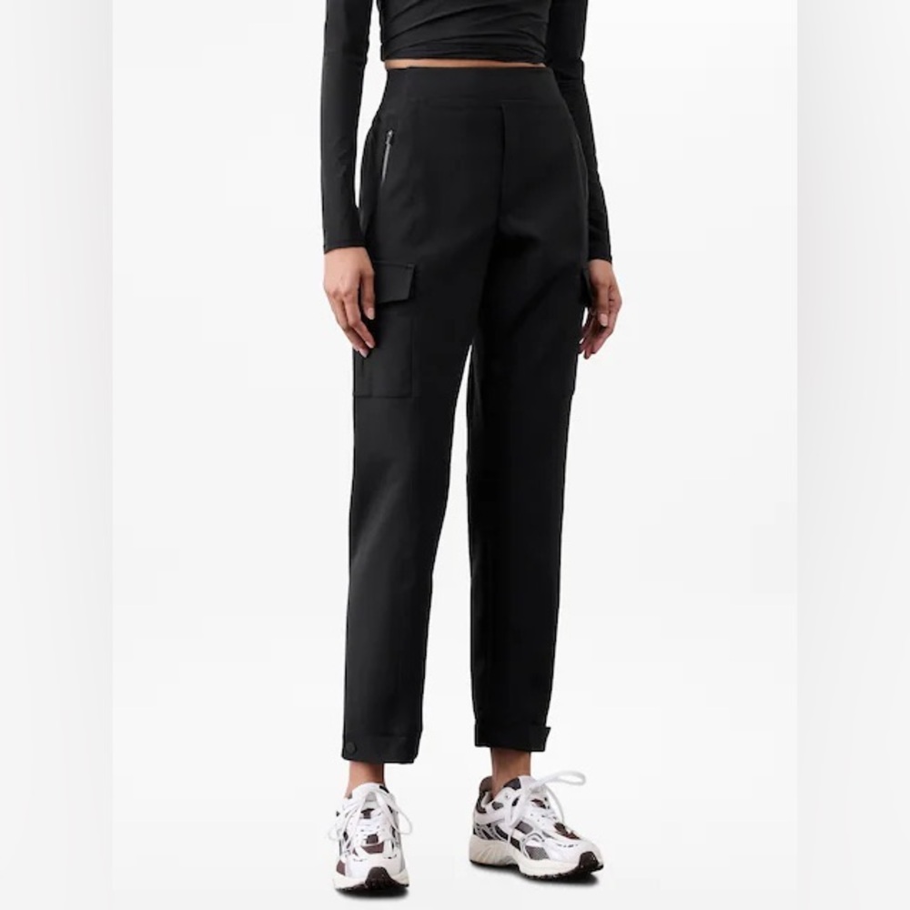 Athleta Women’s Endless High Rise Cargo Pant Zipper Pockets Black Size 6